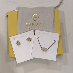 Kendra Scott Drussy/Elisa Necklace with matching earrings